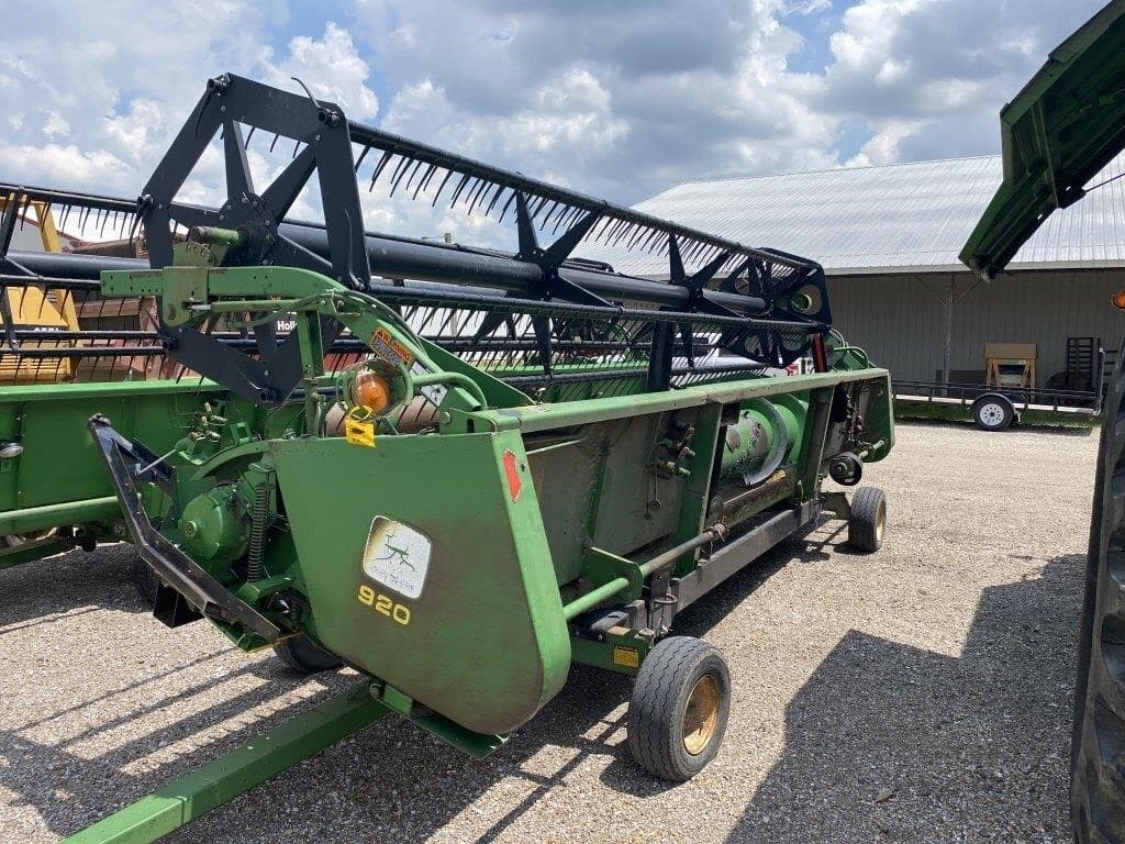 Image of John Deere 920 Image 1