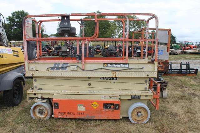 Image of JLG 2033E3 equipment image 1