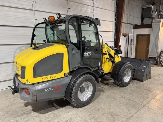 Image of Wacker Neuson WL38 equipment image 2