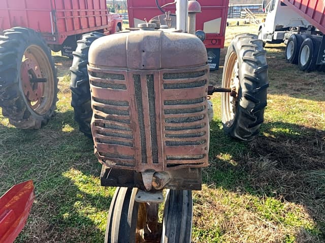 Image of Farmall 200 equipment image 4