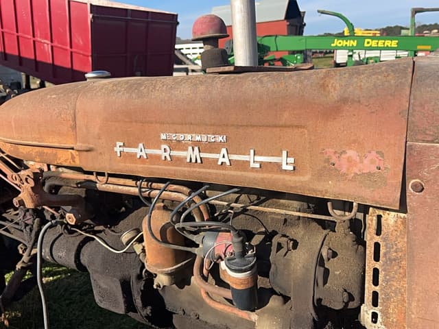 Image of Farmall 200 equipment image 1