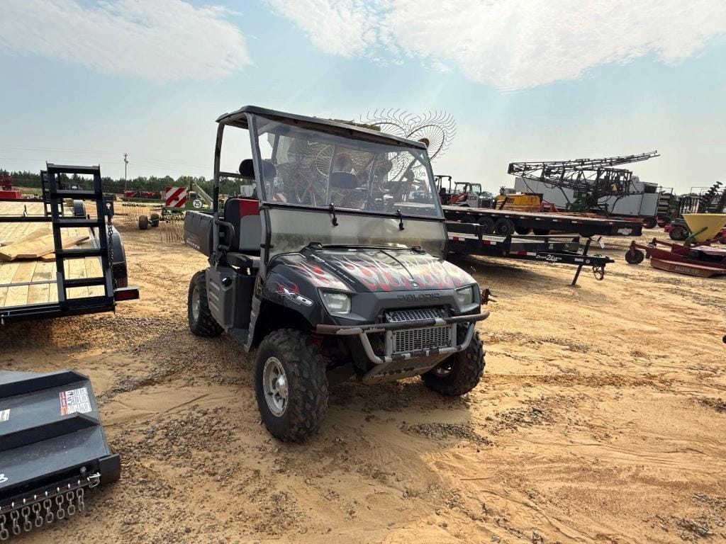 Polaris Ranger 700 XP Equipment Image0