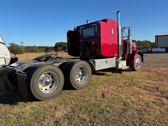 Image of Peterbilt 379 equipment image 2