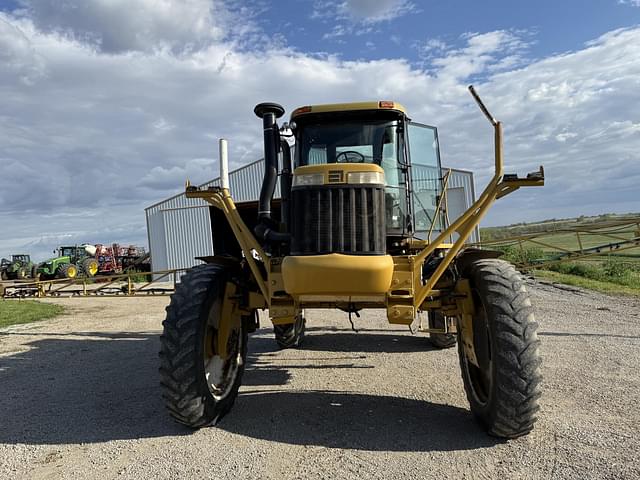Image of Ag-Chem RoGator 1254 equipment image 4