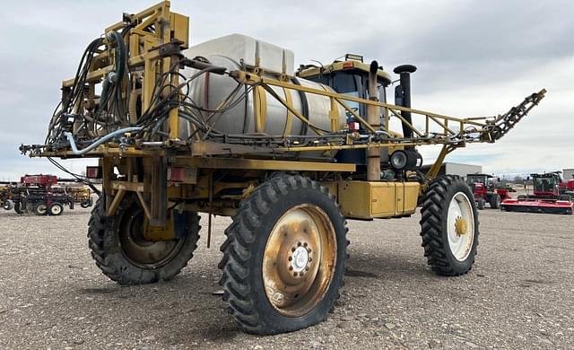 Image of Ag-Chem RoGator 1254 equipment image 3