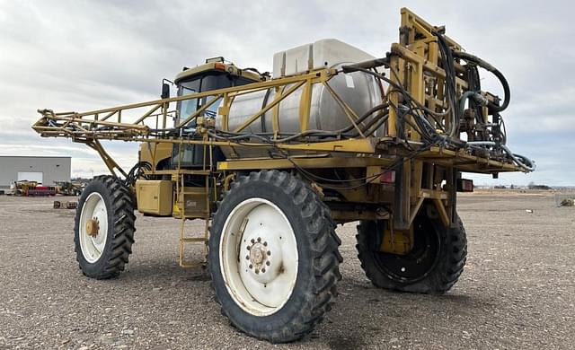 Image of Ag-Chem RoGator 1254 equipment image 2