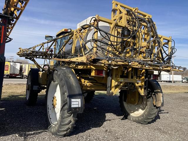 Image of Ag-Chem RoGator 1254 equipment image 4