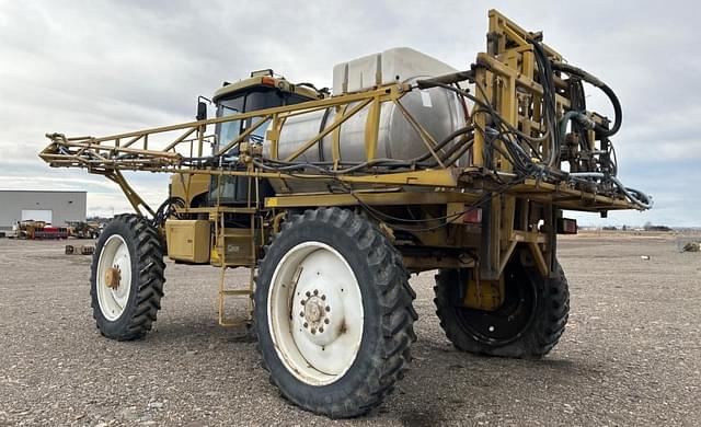 Image of Ag-Chem RoGator 1254 equipment image 2