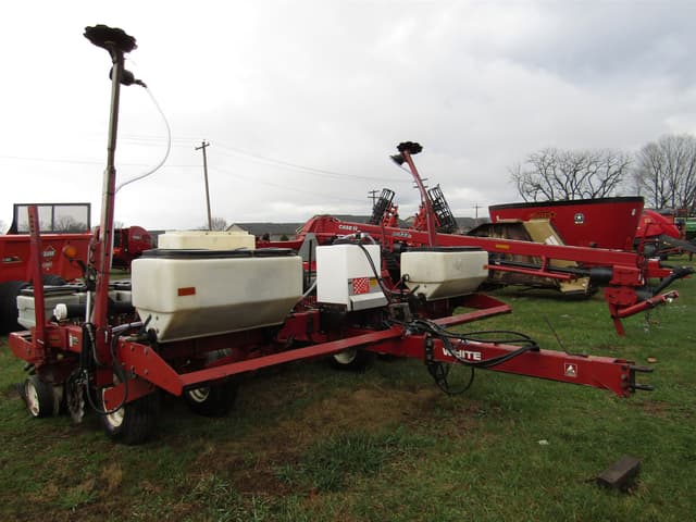 Image of White 6606 equipment image 3