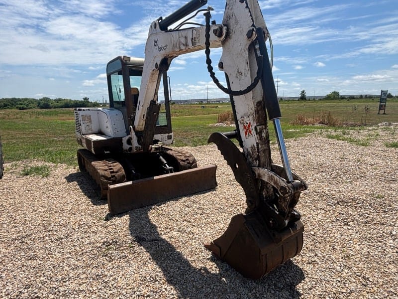 2000 Bobcat 337 Equipment Image0