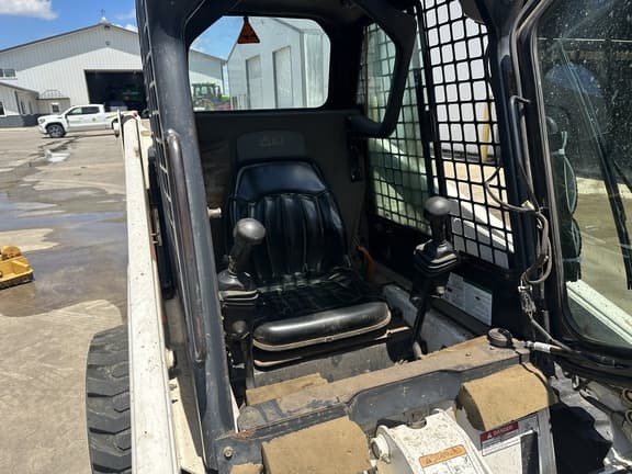 Image of Bobcat 753 equipment image 4