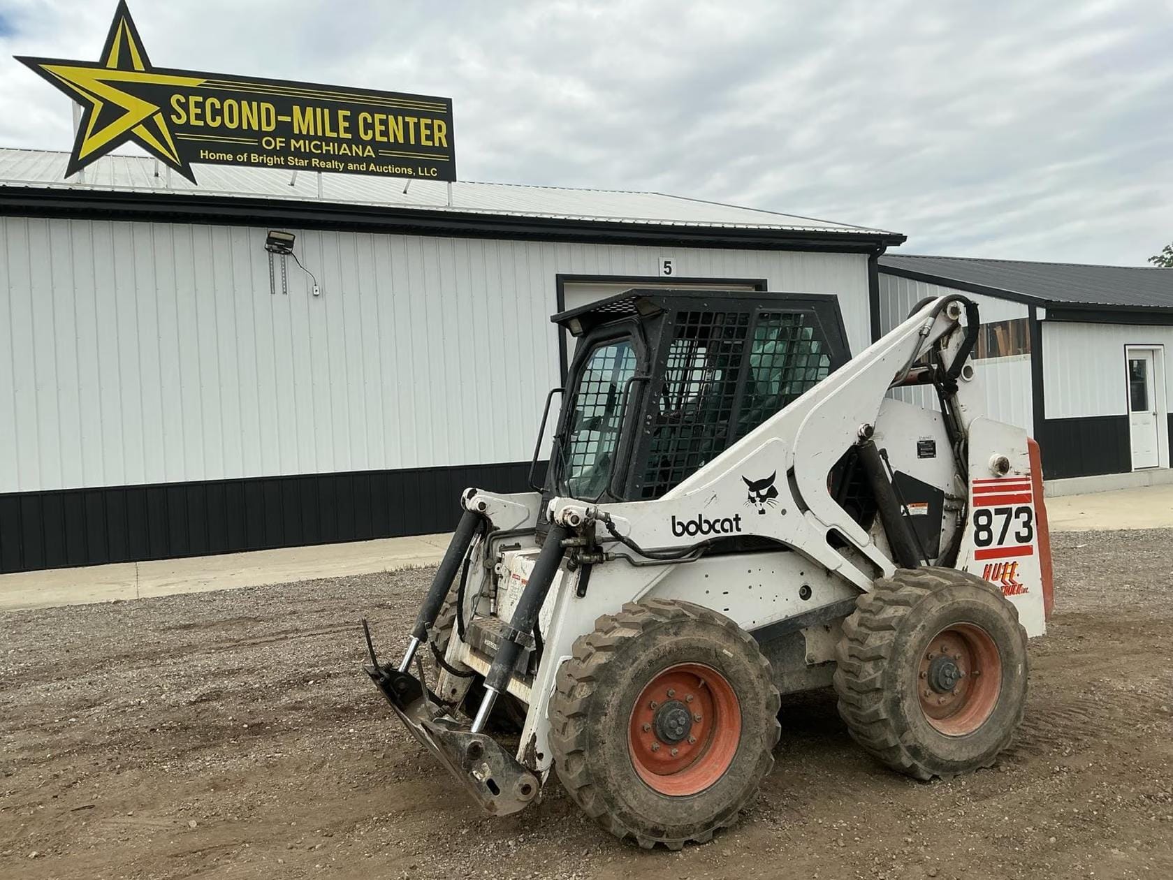 2000 Bobcat 873 Equipment Image0