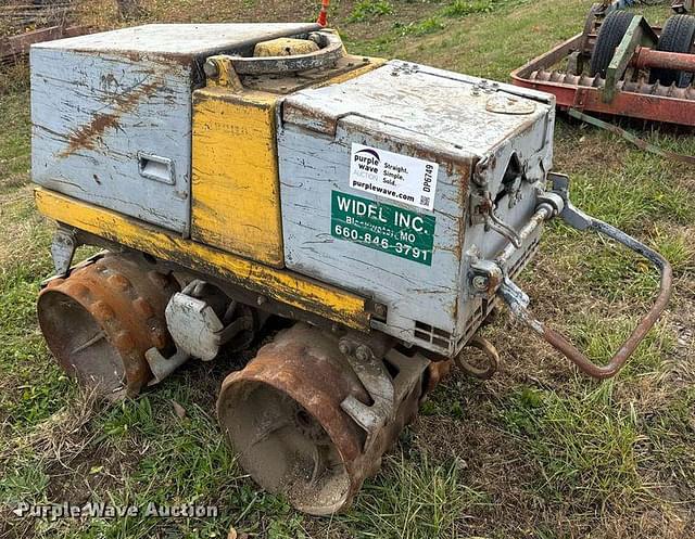 Image of Bomag BMP851 equipment image 2