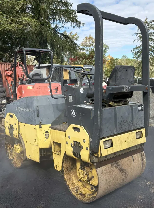Image of Bomag BW100AD3 equipment image 4