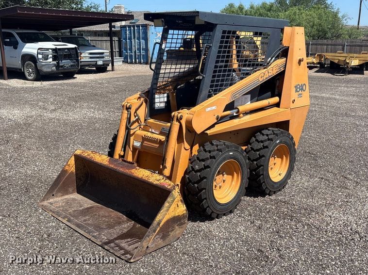 2000 Case 1840 Equipment Image0
