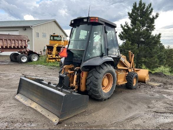 Image of Case 570M XT equipment image 4