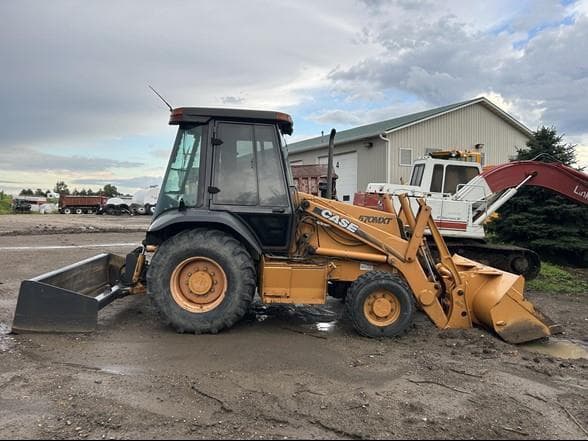 Image of Case 570M XT equipment image 3