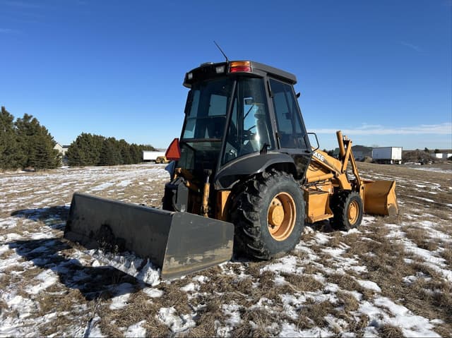 Image of Case 570M XT equipment image 4