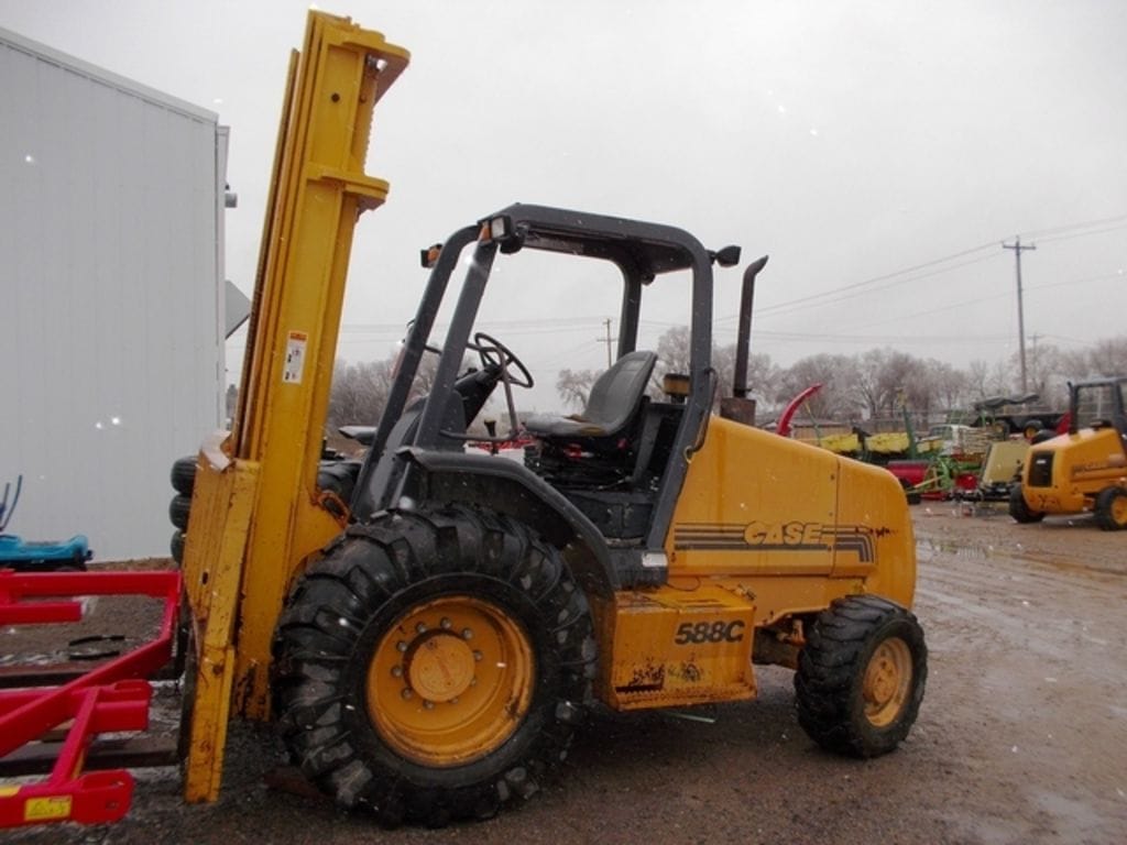 2000 Case 588G Equipment Image0