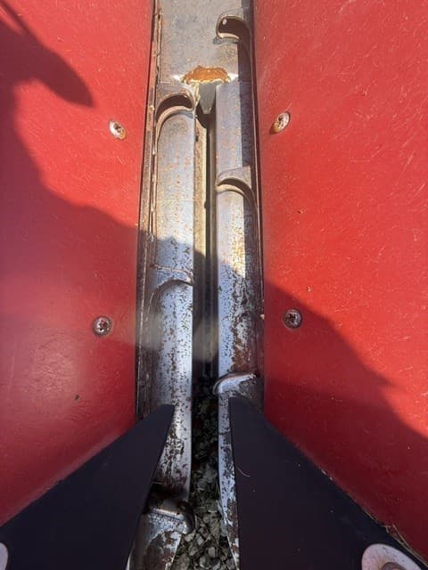 Image of Case IH 1063 equipment image 2