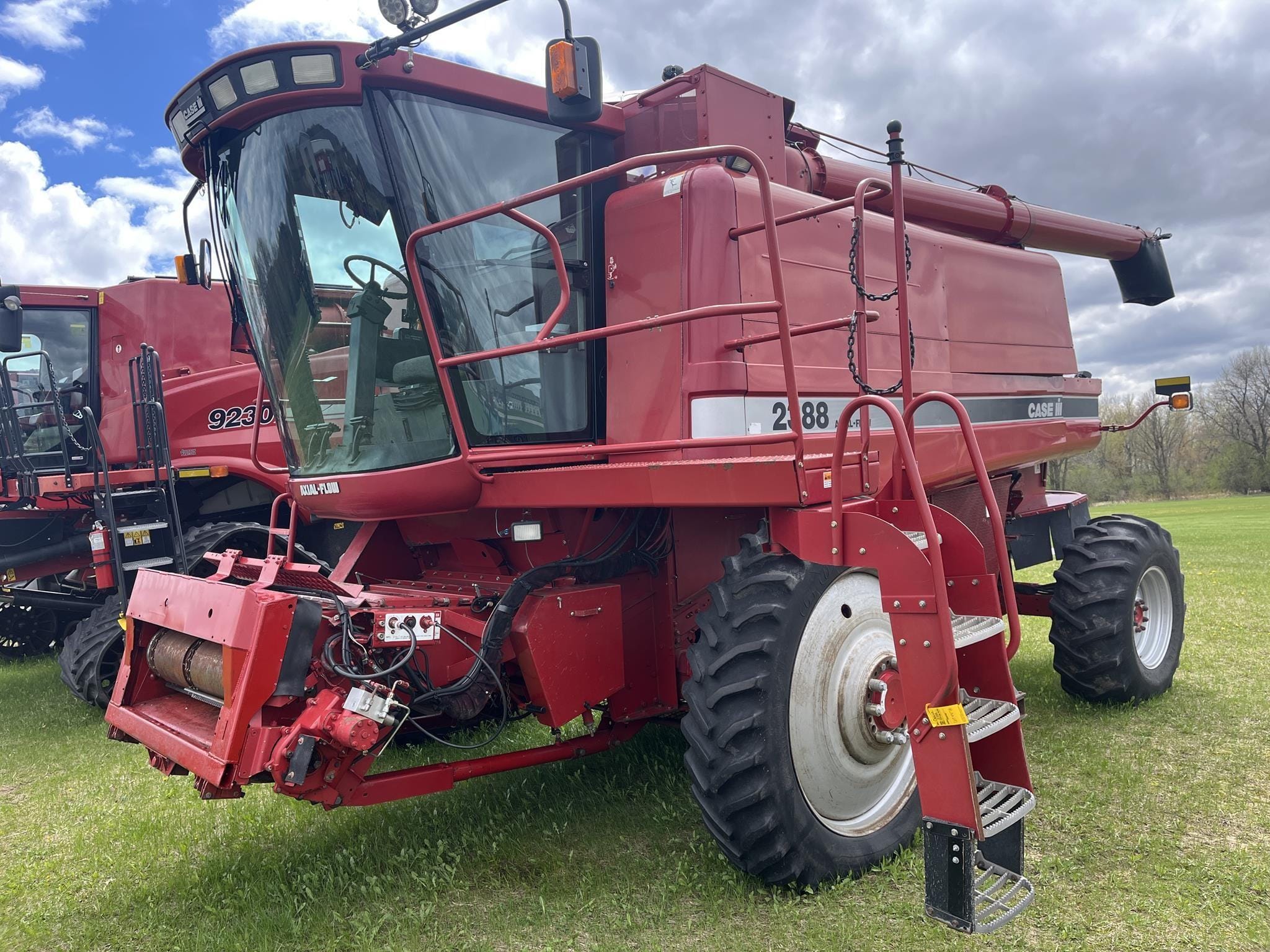 2000 Case IH 2388 Equipment Image0
