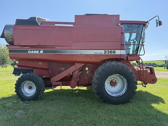 Image of Case IH 2388 equipment image 2