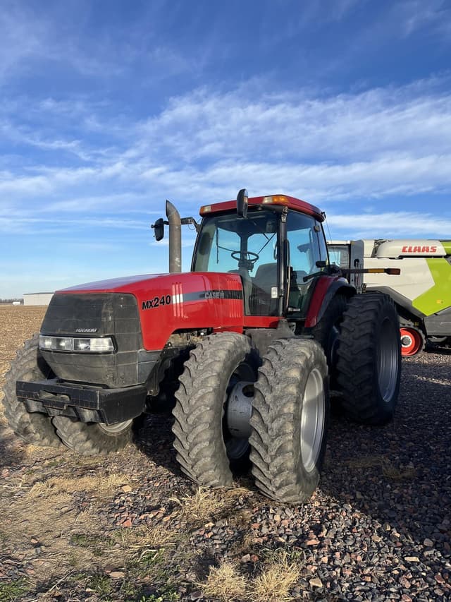 Image of Case IH MX240 equipment image 1
