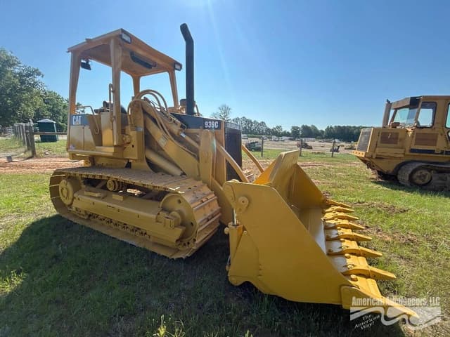 Image of Caterpillar 939C equipment image 2