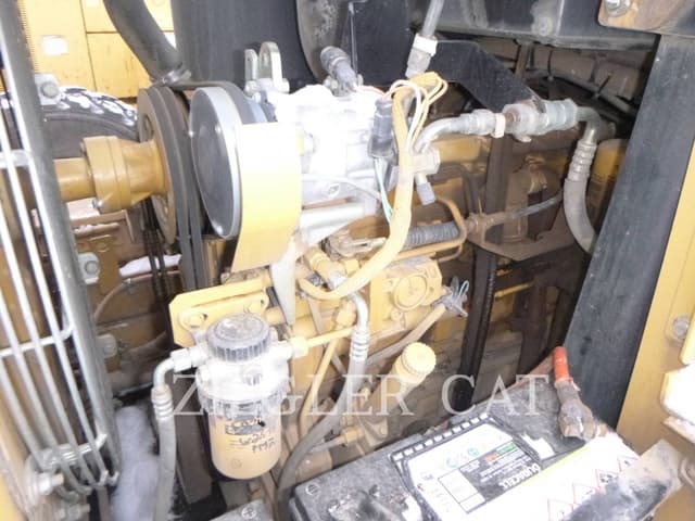 Image of Caterpillar 953C equipment image 2