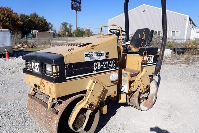 Image of Caterpillar CB-214C equipment image 1