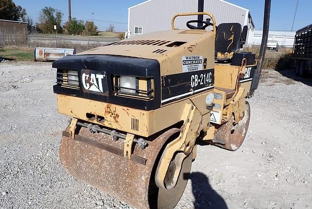 Image of Caterpillar CB-214C equipment image 2