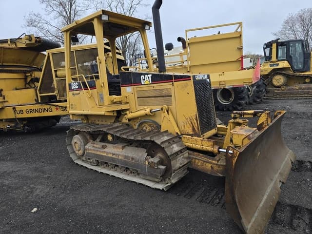 Image of Caterpillar D3C equipment image 2
