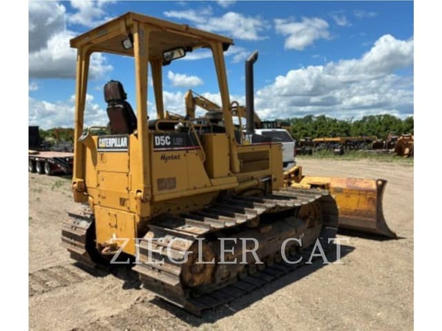 Image of Caterpillar D5C equipment image 2