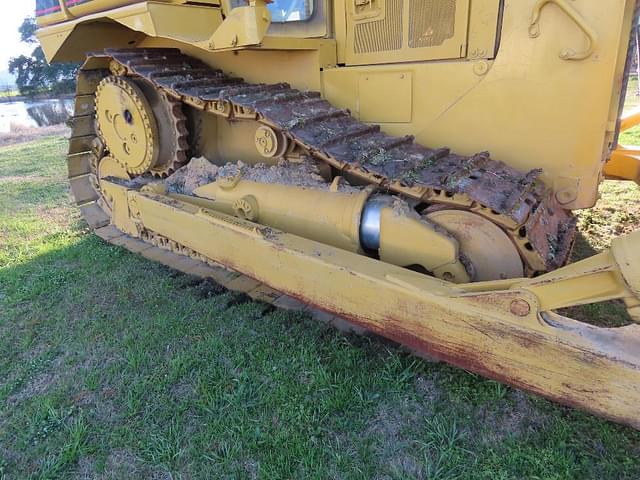 Image of Caterpillar D6R XL equipment image 4