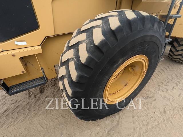 Image of Caterpillar IT38G equipment image 4