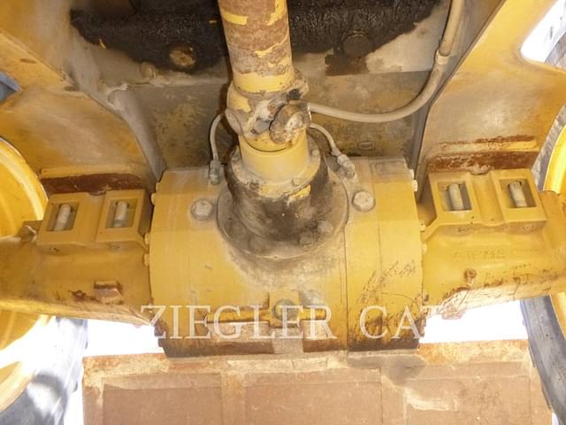 Image of Caterpillar IT38G equipment image 3