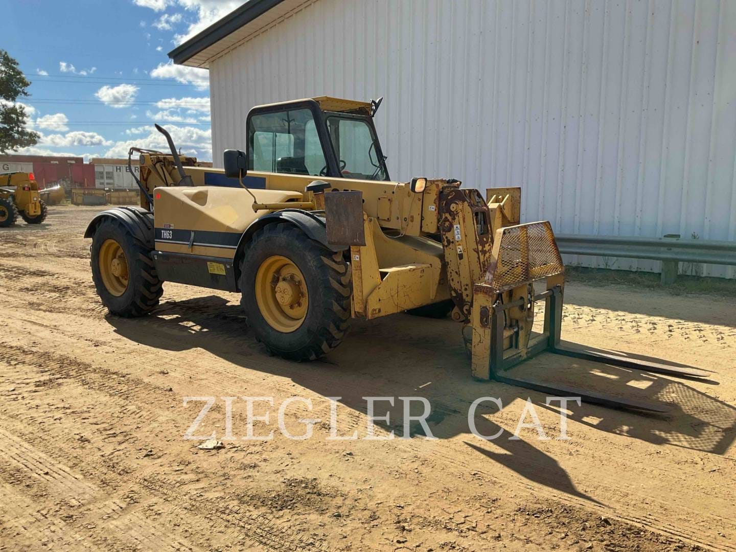 Main image Caterpillar TH63