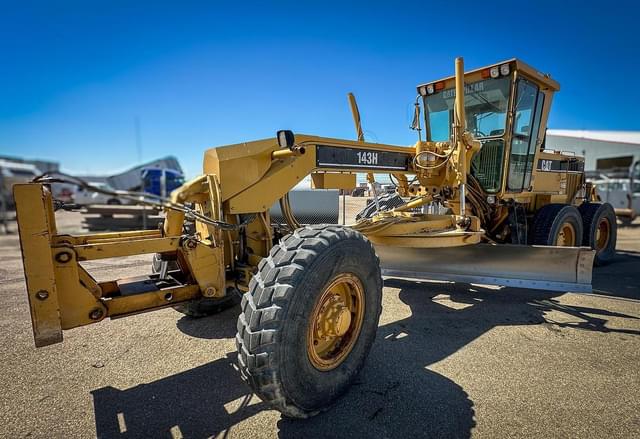 Image of Caterpillar 143H equipment image 3