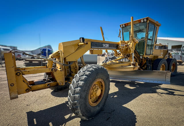 Image of Caterpillar 143H equipment image 3