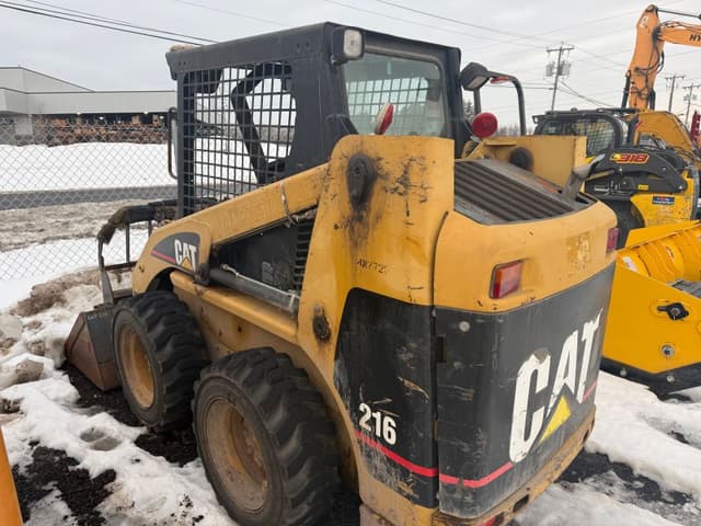 Image of Caterpillar 216 equipment image 3