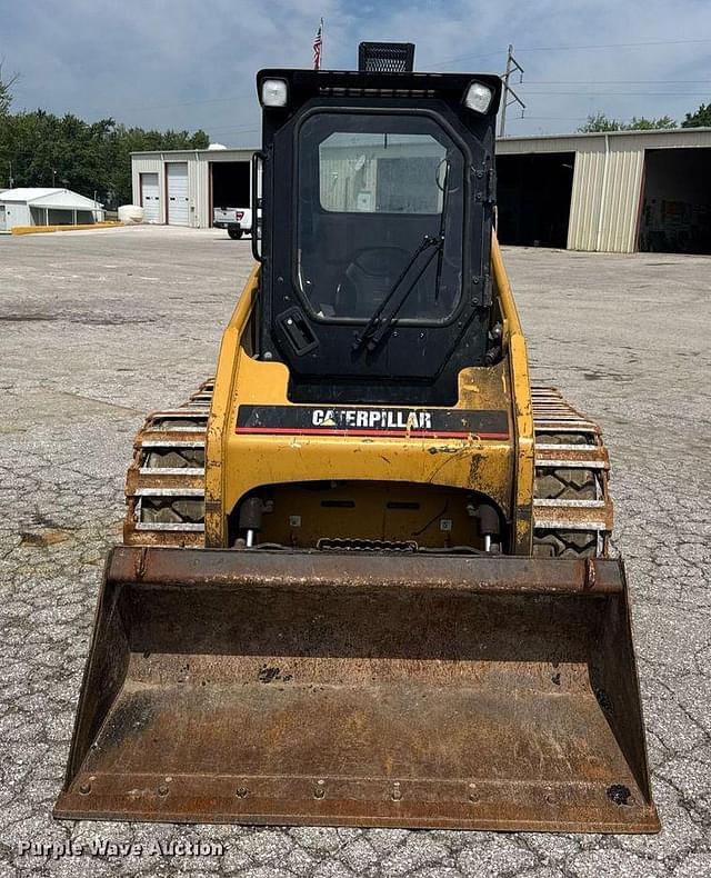 Image of Caterpillar 226 equipment image 1
