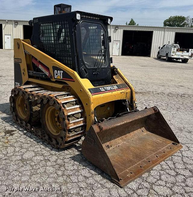 Image of Caterpillar 226 equipment image 2