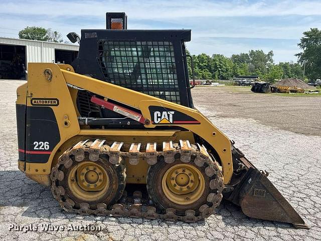 Image of Caterpillar 226 equipment image 3