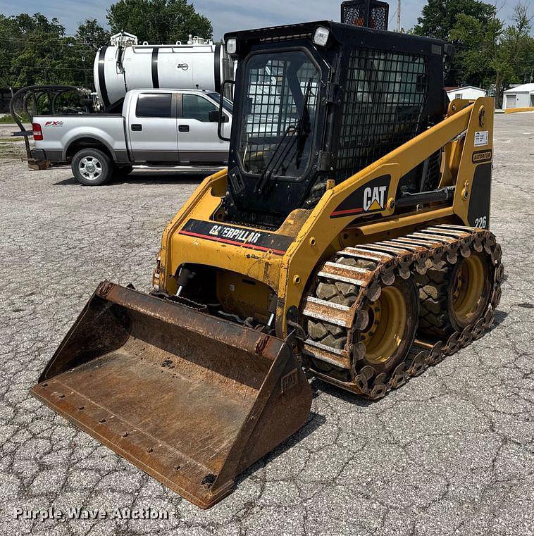 Image of Caterpillar 226 Primary image