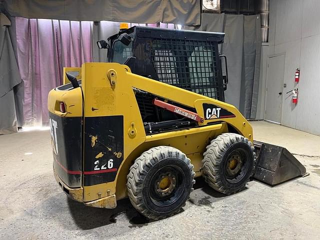 Image of Caterpillar 226 equipment image 4