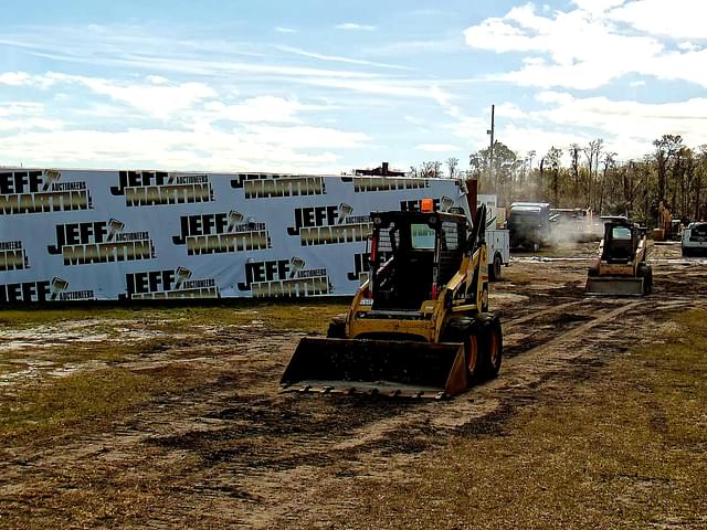 Image of Caterpillar 228 equipment image 1