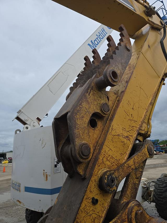 Image of Caterpillar 318BL equipment image 4