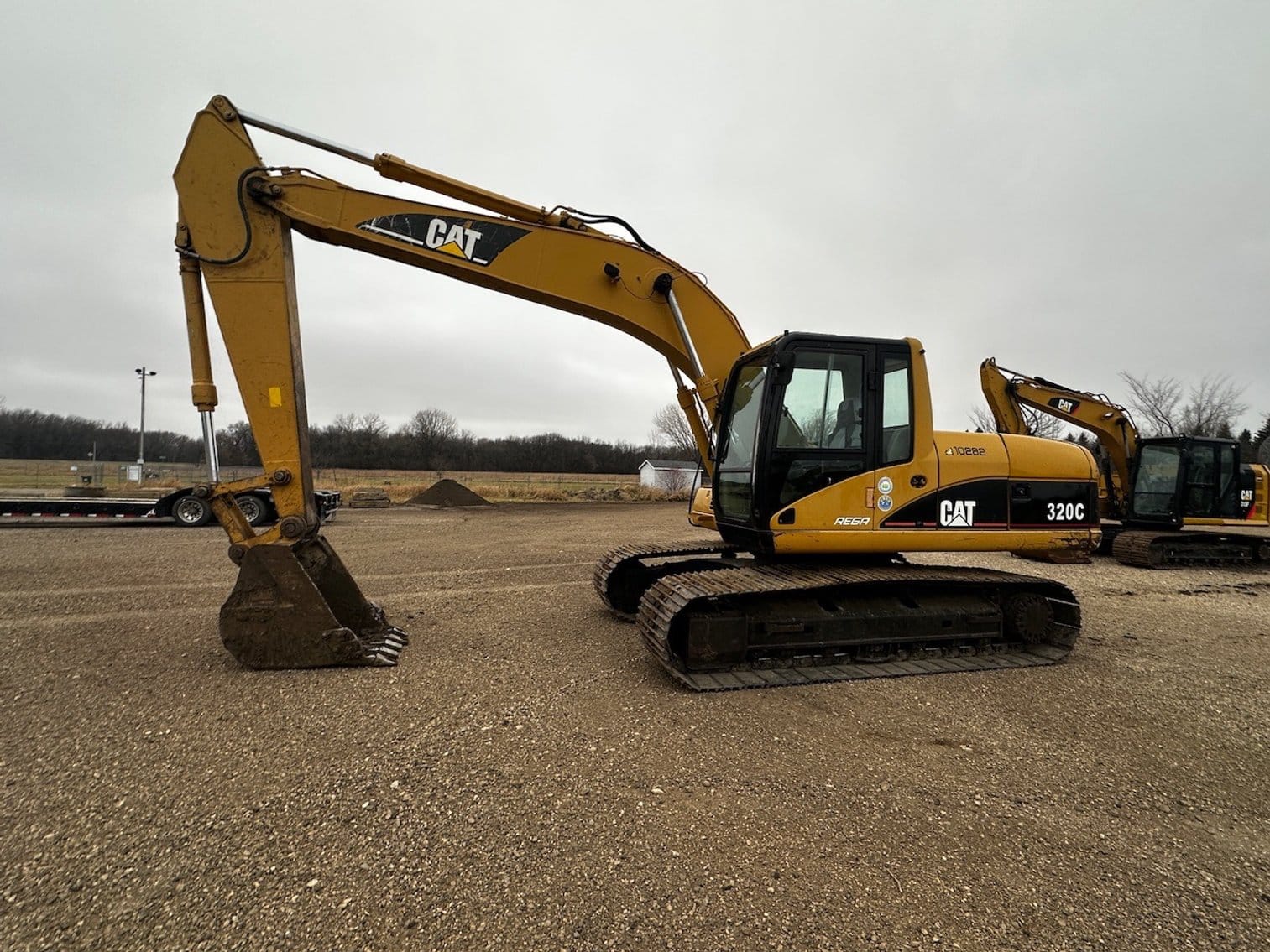 2000 Caterpillar 320C Equipment Image0