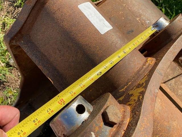 Image of Caterpillar Excavator Bucket equipment image 3