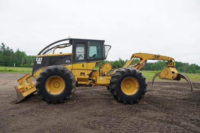 Image of Caterpillar 525 equipment image 1